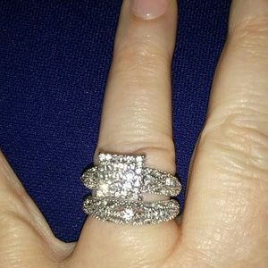 Ladies White Gold Ring Set